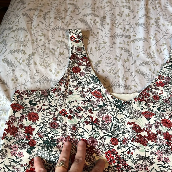 Top Reitmans size small - Picture 2 of 3